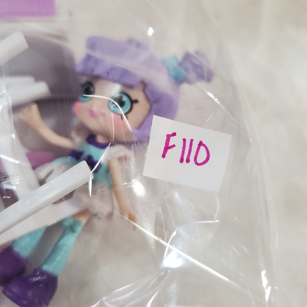 Shopkins Purple and Pink Doll Playset - Picture 5 of 5